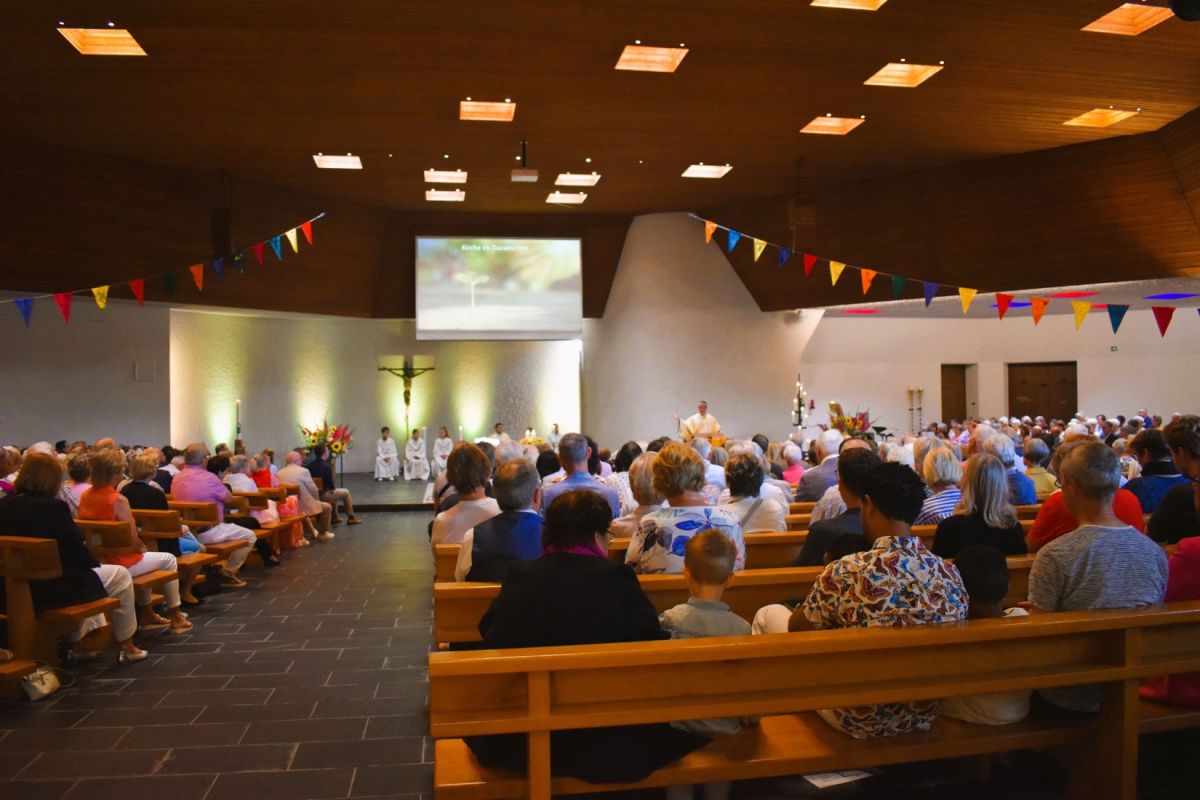 50 Jahre Pfarrei Heilig Geist Hünenberg - «Plädoyer für eine Kirche ‘Dazwischen’»